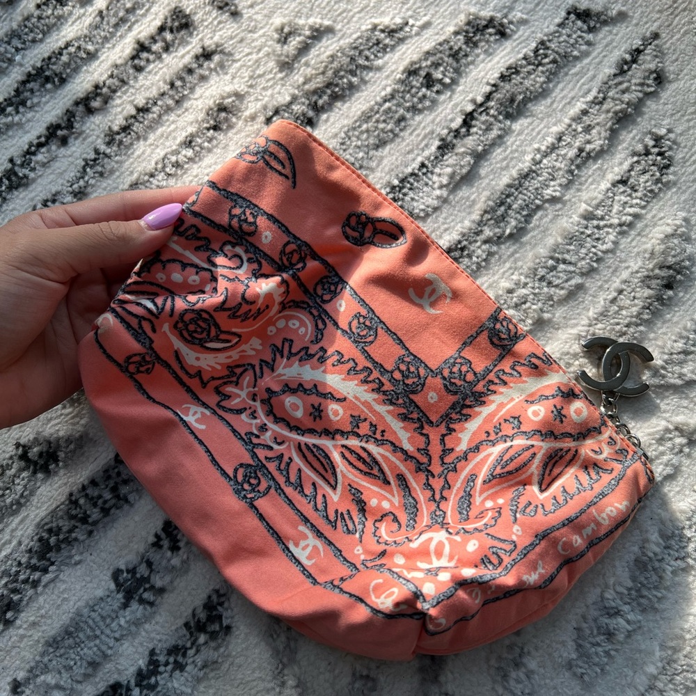 COPY - Chanel pouch